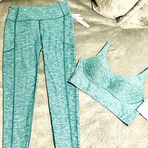 Victoriaβs Secret Flow on Point Leggings